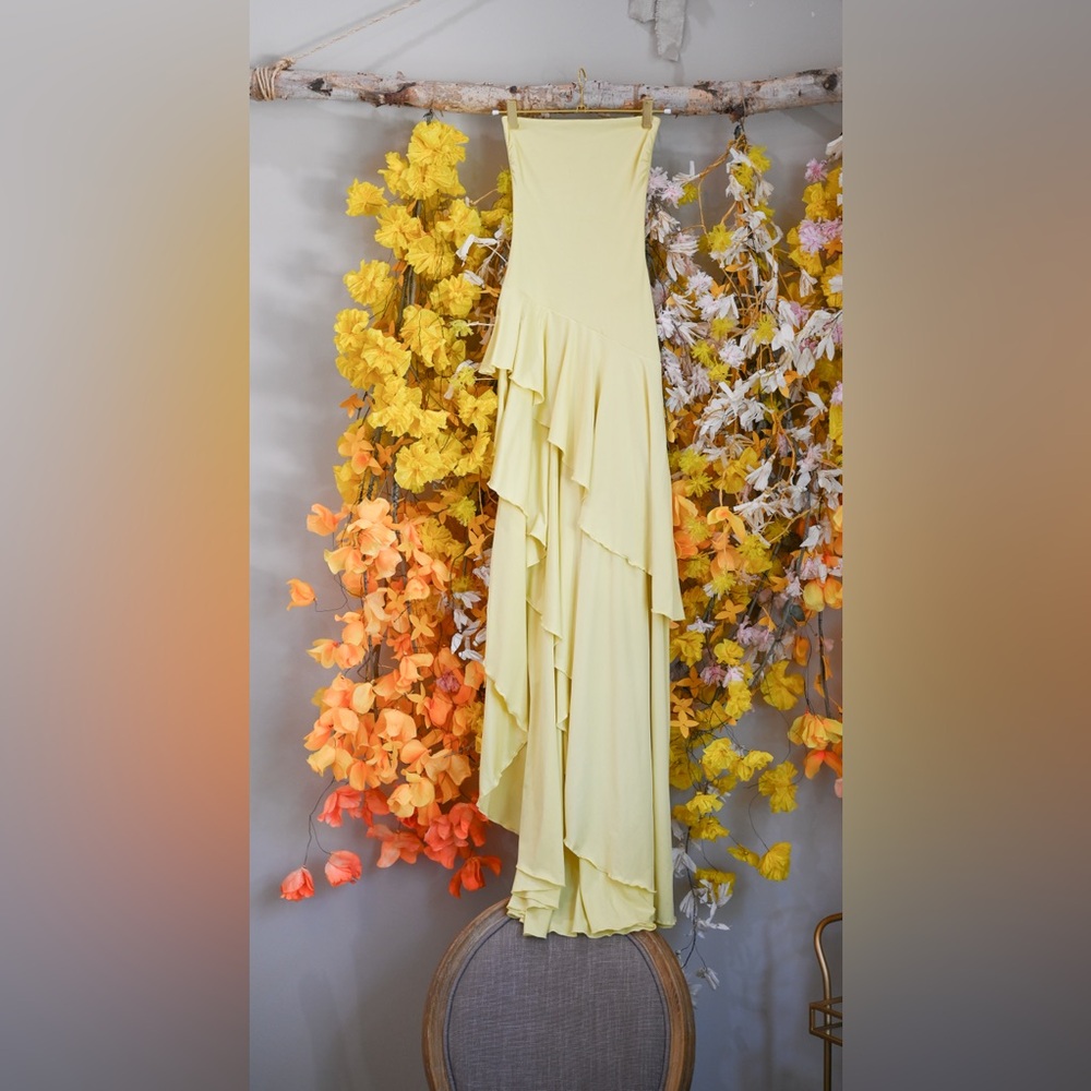 Elegant Yellow Ruffled Dress